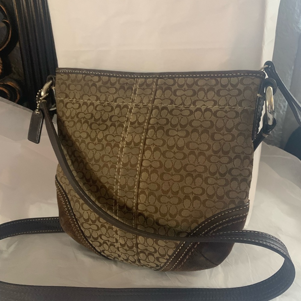 😊Vintage Coach signature logo brown cross body bag